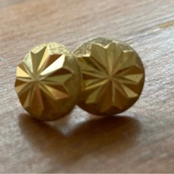 14k yellow gold stud earrings - Picture 6 of 6